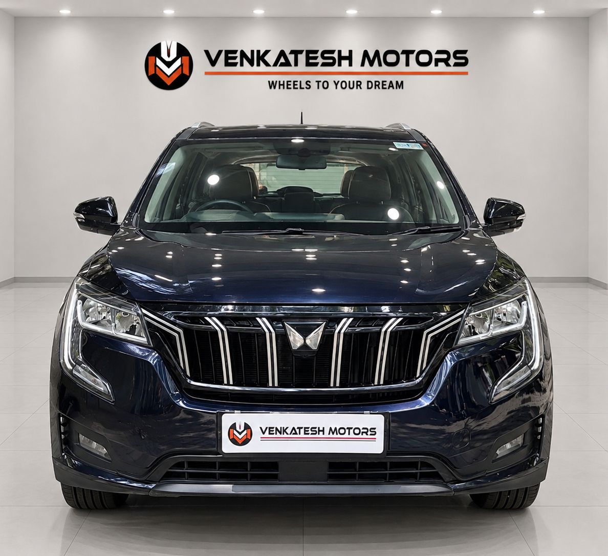 2025 MAHINDRA XUV 700 MX MT 7STR